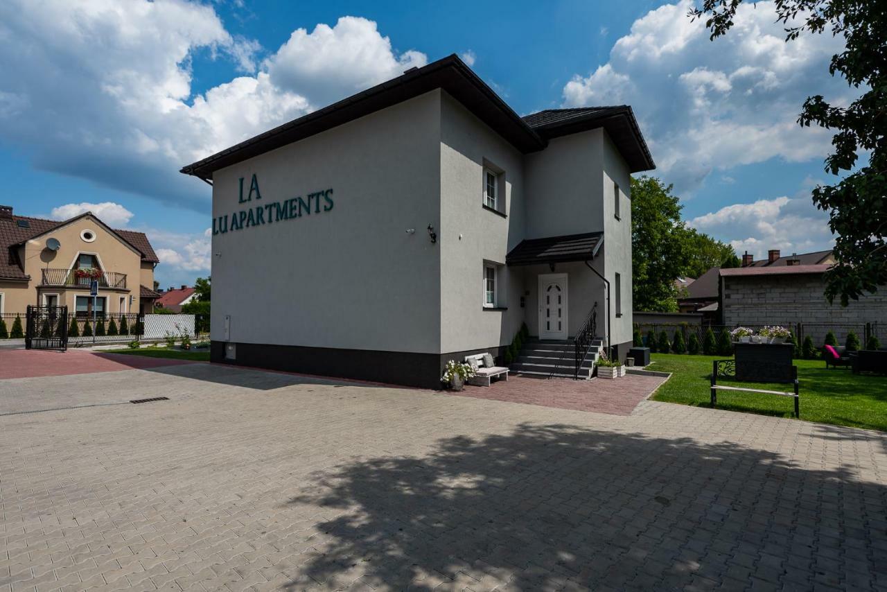Lu Apartments Oświęcim Exterior foto